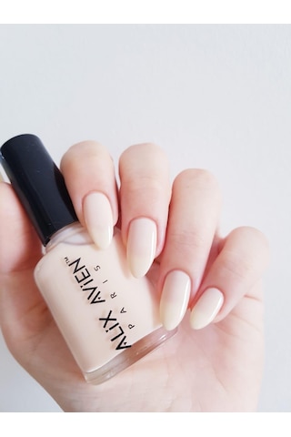Alix Avien Krem Rengi Oje 06 Yüksek Pigmentli Uzun Süreli Kalıcılık Hızlı Kuruma Nail Lacquer 06