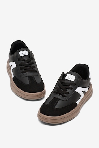 Tonny Black Rahat Kalıp Kauçuk Taban Bağcıklı Sneaker Kadın Siyah Beyaz Sneaker Tbtyldz005