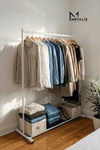 Beyaz Metal Konfeksiyon Askısı - Minimalist Elbise Askılığı - Butik Tipi Askı Beyaz