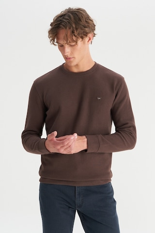 Wrangler Erkek Koyu Kahverengi Pamuklu Regular Fit Bisiklet Yaka Sweatshirt-w242262 Koyu Kahverengi