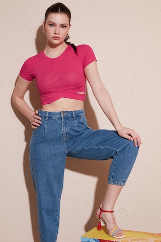 Lela Fitilli Bel Detaylı Kısa Kollu Dar Kesim Crop Bayan Bluz 5864211 Fuşya