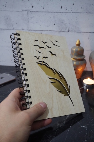 Kuş Tüy Desenli Ahşap Defter - A5 Spiralli - Günlük - Çizgisiz Defter Ahşap Rengi Banu A5 Notebook