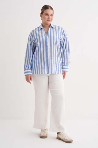 V Yaka Çizgili Gömlek-6241 Mavi