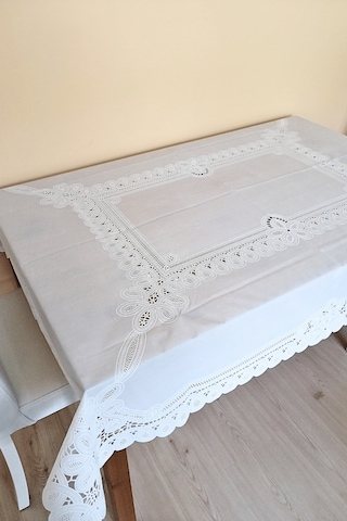 Dantel Motifli Muşamba Masa Örtüsü 120 X 150 Cm -beyaz Renk-halka