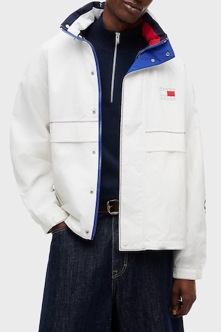 Tommy Jeans Logolu Oversize Su İtici Saklanabilir Kapüşonlu Mont Erkek Mont Dm0dm23225 Ybl Beyaz