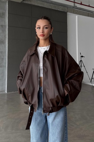 Öner Kadın Oversize Deri Ceket Oversize Relax Fit, Fermuarlı Kemer Detaylı Günlük Kadın Ceket Kahverengi2 Kahverengi2