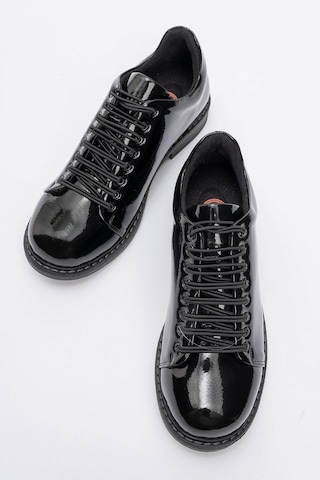 Festy Siyah Rugan Lastik Bağcıklı Kadın Günlük Ayakkabı Siyah Rugan