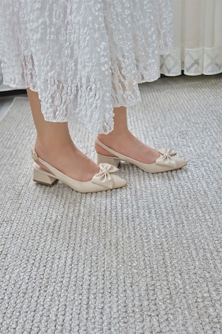 Asmi Shoes Kadın Mina Krem Cilt Arkası Açık Sivri Burun Fiyonk Detaylı 4 Cm Topuklu Ayakkabı