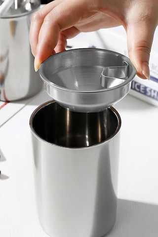 Çelik 10 Cm. Kafe Restaurant Kapaklı Yuvarlak Kül Tablası Küllük Cin899gr