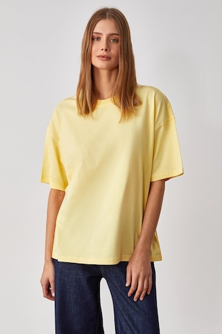 Grimelange LAGERTHA Kadın %100 organik Pamuklu Kalın Dokulu Oversize Fit Yuvarlak Yakalı Sarı T-Shirt