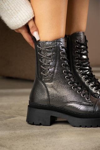 Shoetek Gwen Kadın Bot Taşlı Bağcıklı Fermuarlı Postal Platin Deri Platin