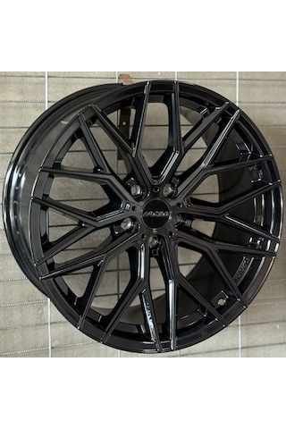 5 120 18 9.0 Et37 Ch72.6 Gloss Black Arceo Valencia