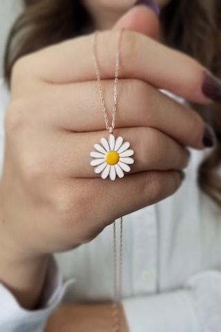 Kadın Papatya Tasarım Mineli Rose 925 Ayar Gümüş Kolye