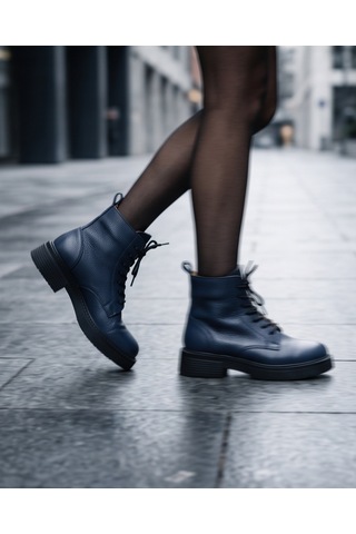Futsishoes Ravenna Lacivert Hakiki Deri Bağcıklı Kalın Taban Topuklu Postal Kadın Bot