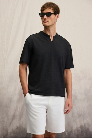 Grimelange Grımelange Tuomo Erkek Hakim Yaka Kısa Patlı Kısa Kollu Relaxed Fit Siyah T-shirt Siyah