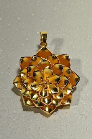 22 Ayar Altın Kaplama Lotus Çiçeği Madalyon Kolye Ucu 5 Cm Gold
