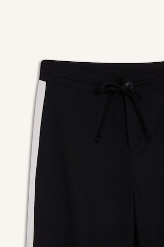 DeFacto Coool Wide Leg Kumaş Pantolon Geniş Paça Normal Bel E1369AX24WNBK27