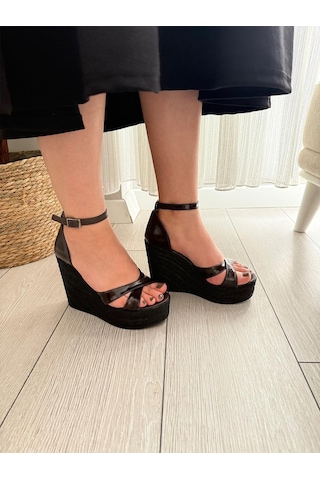 Asmi Shoes Kadın Çapraz Bantlı Kahverengi Kırışık Rugan Dolgu Topuklu 11cm Ayakkabı Rahat Yüksek Topuklu 700 Kahverengi