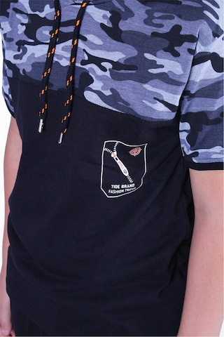 Kamuflaj Desenli Kapşonlu Gri Erkek Çocuk T-shirt Gri