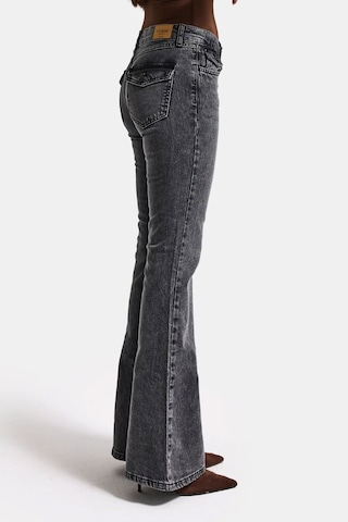 it's basic Kadın Kot Füme 4s6-14 Sln05 Mide Rise Flare Fit Süper Esnek Kumaş İç Boy 83cm Denim Jean