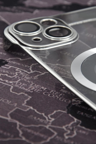 Apple Uyumlu iPhone 13 Uyumlu Gümüş Gri Silver Renkli İnce Kenarlı Şeffaf Sert Kapak Kılıf Gri -