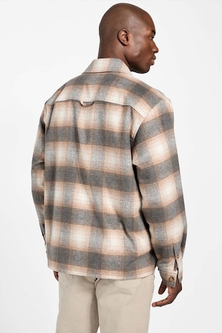 Guess Erkek Ekose Desenli Çift Cepli Relaxed Fit Gömlek - Bej Bej