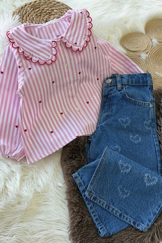 Mini Kalp Baskılı Gömlek & Kalp Detaylı Kot Pantolon Takım Pembe