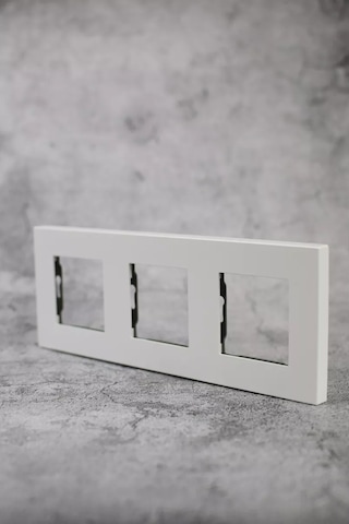 Vo'stabl Prizler Ve Anahtarlar İçin Beyaz Üçlü Çerçeve 185294620