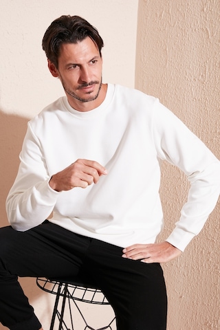 Buratti Pamuklu Bisiklet Yaka Regular Fit Basic Erkek Sweat 5905521 Ekru