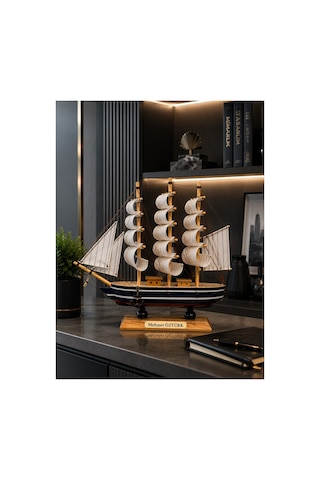 İsime Kişiye Özel Dekoratif Premium Ahşap El Yapımı Yelkenli Gemi Maketi 30 X 30cm Biblo Hediye 530b