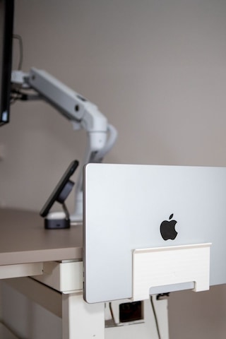 Macbook Uyumlu Pro Masa Sabitleme Aparatı