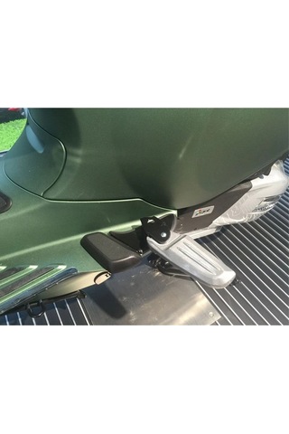 Synodicmonth Piaggio Vespa Spring Primavera Lx Lxv 150 125 A İçin Motosiklet Katlanır Pedallar Motosiklet Modifiye Ayak Pedalları