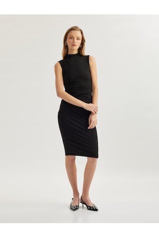 Koton Hafif Dik Yaka Kolsuz Drapeli Slim Fit Midi Kalem Elbise Siyah 5sak80023ek Siyah