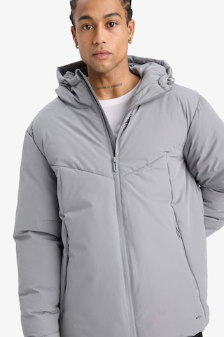 Defacto Defactofit Su İtici Regular Fit Kapüşonlu Fermuarlı Rüzgar Geçirmez Mont E9487ax25wngr91 Gri-gr91
