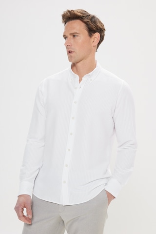 AC&Co / Altınyıldız Classics Erkek Beyaz Slim Fit Dar Kesim Düğmeli Yaka %100 Pamuk Gömlek - Beyaz