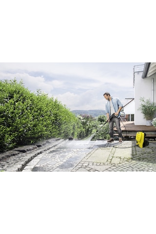 Karcher 1.679-404.0 K 4 Compact UM Car 130 Bar Basınçlı Yıkama Makinesi
