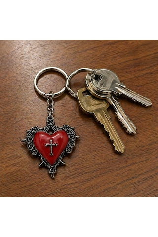 Gotik Kalp Anahtarlık Kırmızı Metal Haç Detaylı Unisex Aksesuar