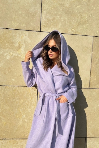Kadın Lila Kruvaze Yaka, Kapüşonlu, Çift Cepli, Beli Kemerli, Uzun Kaşe Kaban Astarsız Lila