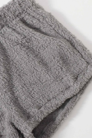 Merry See Kolsuz Askılı Peluş Polar Alt Üst Şortlu Pijama Takımı 001