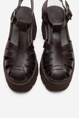 Luvishoes Verua Kahverengi Kadın Kalın Tabanlı Sandalet Kahverengi