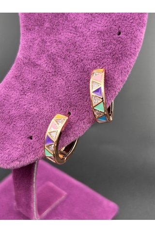 Çelik Çok Renkli Asimetrik Modelli Taşlı Gold Yuvarlak 1.8 Çap Kadın Halka Günlük Küpe Çok Renkli