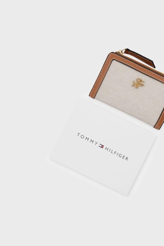 Tommy Hilfiger Kanvas Katlanır Cüzdan Kadın Cüzdan Aw0aw18706 Gb8 Bej