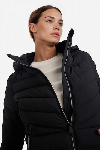 Defacto Defactofit Su İtici Regular Fit Kapüşonlu Fermuarlı Cepli Şişme Mont E9253ax25aubk81 Siyah-bk81