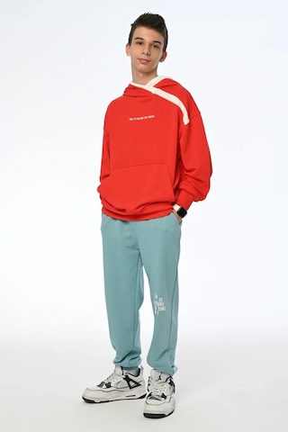 Çocuk 2 İplik Kumaş Pamuklu Sırtı Yazı Detaylı Kapüşonlu Tasarım Sweatshirt-13541 Kırmızı