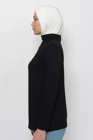 Uzun Kollu Boğazlı Body Siyah Çok Renkli