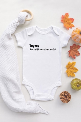 Tuğba Baby Teyze Anne Gibi Ama Daha Cool Yazılı Organik %100 Pamuklu Beyaz Bebek Body Zıbın Bebek Badi Beyaz
