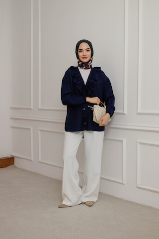 Moonsc Kadın Regular Fit V Yaka Önü Fırfır Detaylı Tesettür Lacivert Gömlek