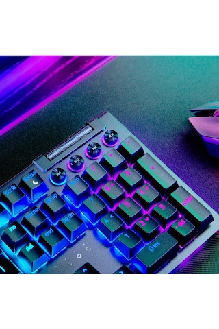 Razer Blackwidow V4 Pro RZ03-04681800-R3M1 Mekanik Oyuncu Klavye