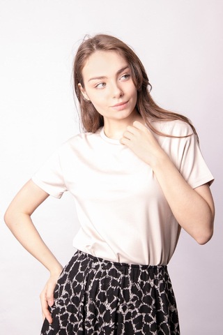 Kadın Sıfır Yaka Kırışmaz Span Karışımlı Şık Kısa Kol Likralı T-shirt Bluz-bej Bej