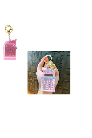 Mini 8 Haneli Hesap Makineli Labirent Oyunlu Karikatür Anahtarlık 1 Adet Ebat:7,3 Cm X 4,8 Cm Pembe